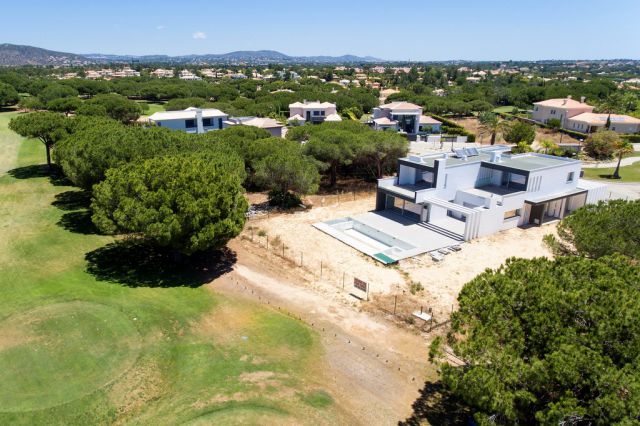 Contemporary villa in Vila Sol with pool and magnificent views Contemporary villa in Vila Sol with pool and magnificent views
